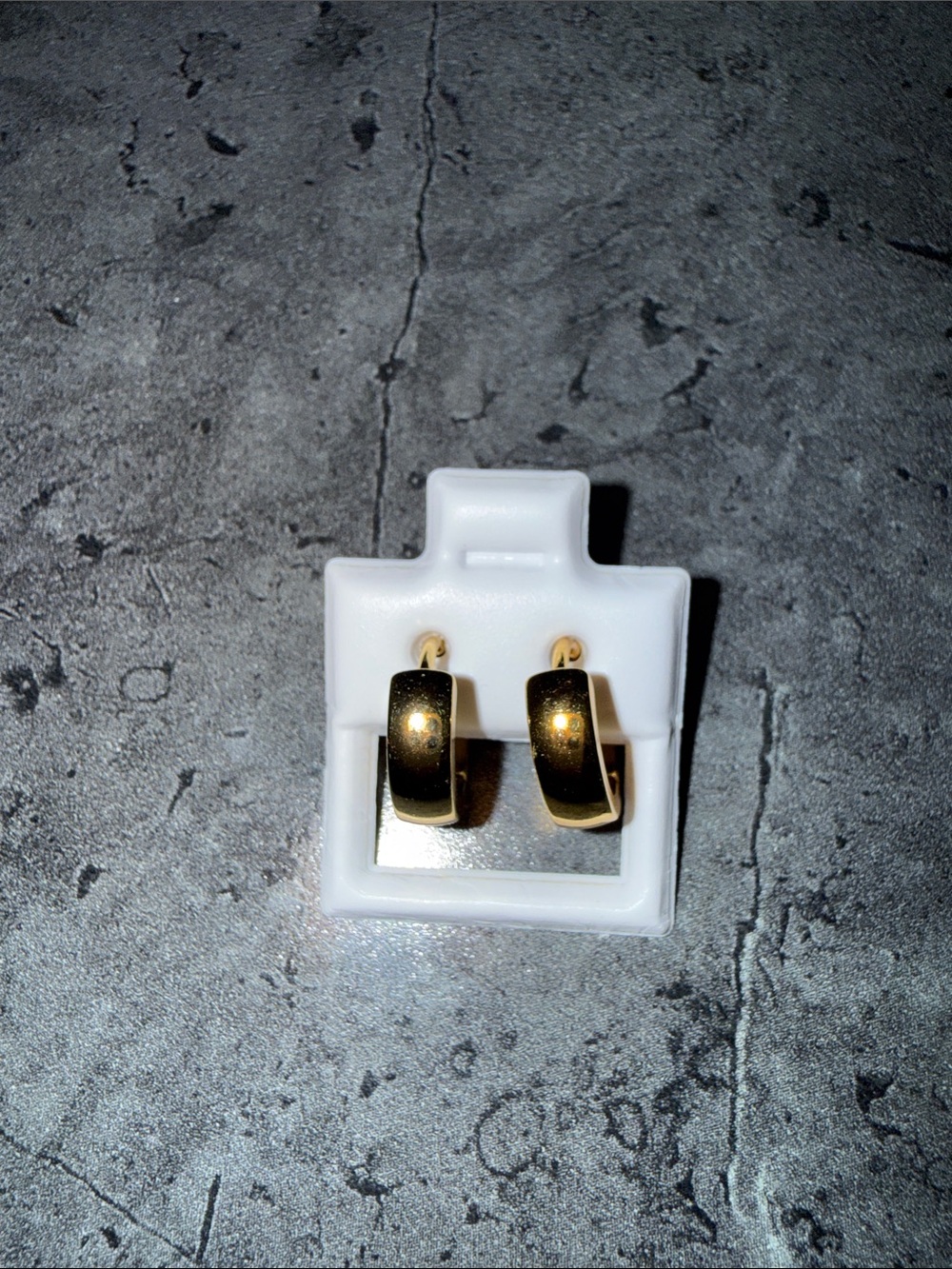Classic Gold Hoop Huggie Earrings - Elegant Everyday Style stainless steel